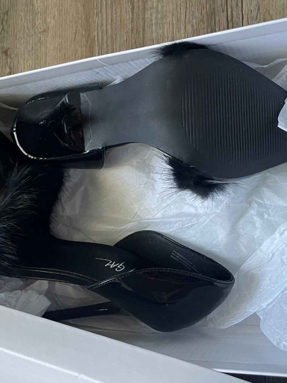 Black patent with fur pumps heels - Picture 6 of 8